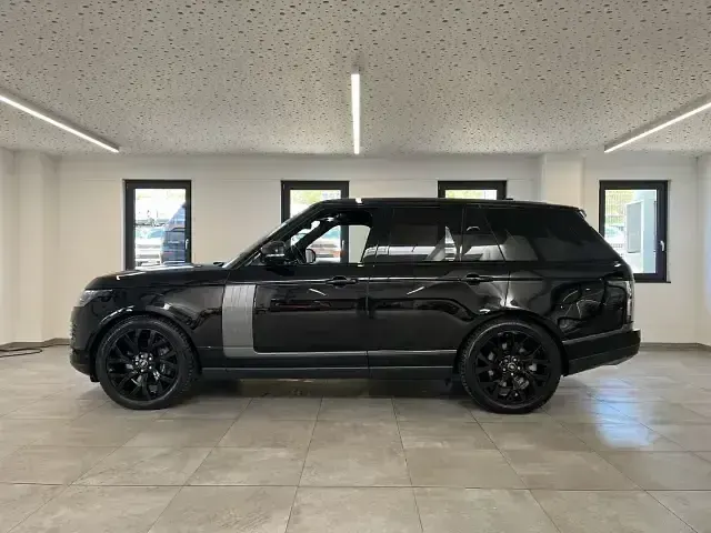 Gebraucht Land Rover Range Rover Vogue 258 PS (189 kW) 2018 Santorini black SUV