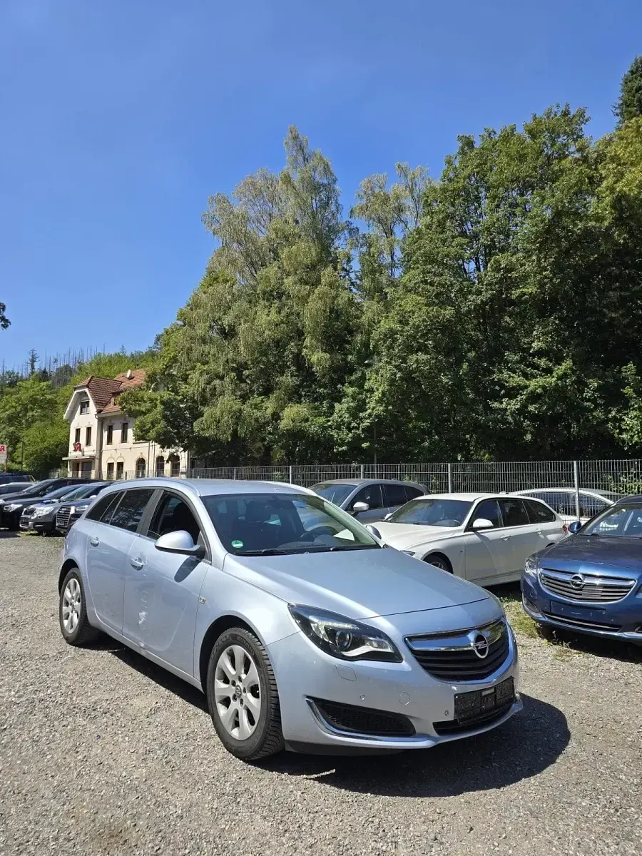 Gebraucht Opel Insignia Edition 131 PS (96 kW) 2016 Blau Kombi