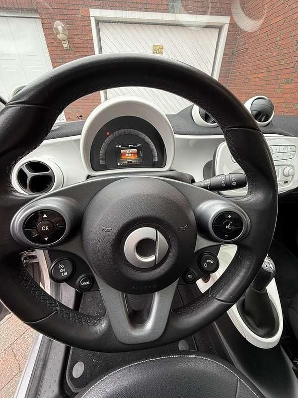 Grau Gebraucht 2015 Smart ForFour Basis Kleinwagen | 7.000 € (Guter Preis) - Bild 1/4