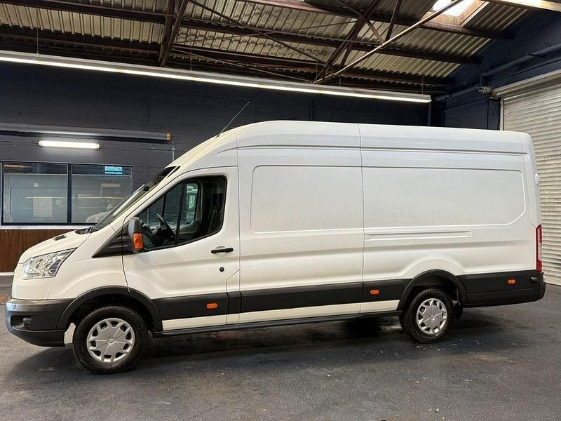 Gebraucht Ford Transit 131 PS (96 kW) 2018 Weiß Van / Kleinbus