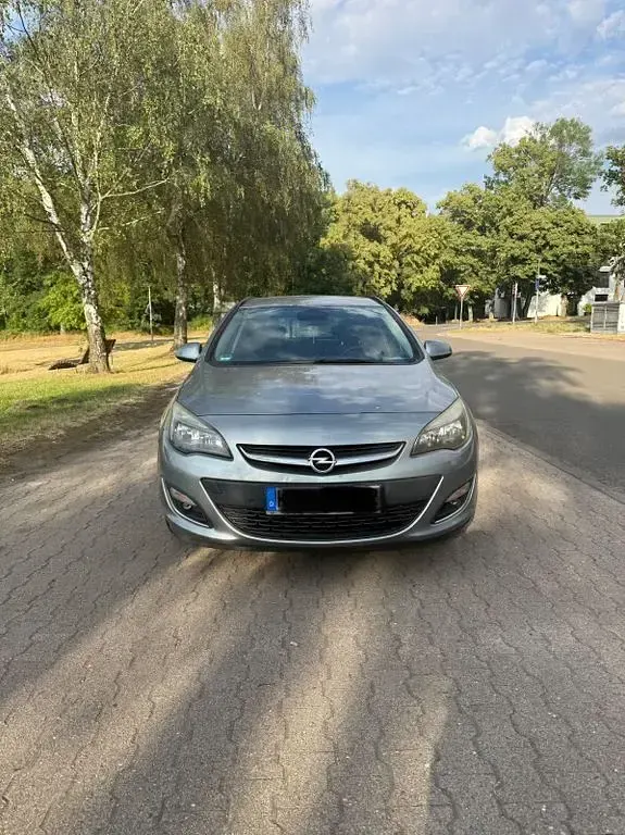 Gebraucht Opel Astra 131 PS (96 kW) 2012 Grau Kombi
