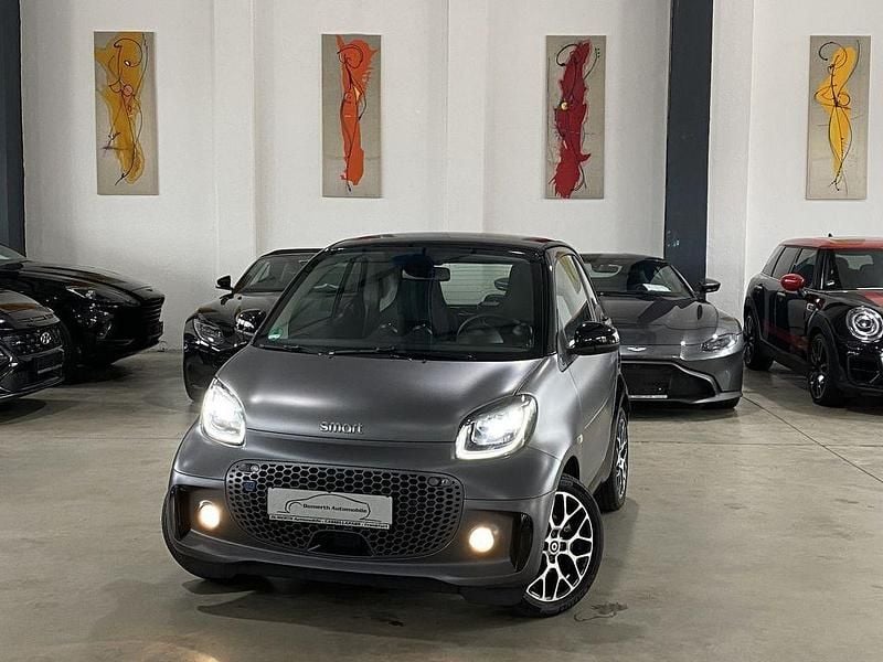 Grau Gebraucht 2024 Smart ForTwo Electric Drive Exclusive Kleinwagen | 16.490 € (Guter Preis) - Bild 1/4