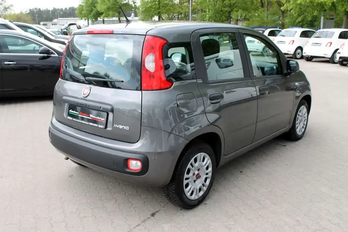 Gebraucht Fiat Panda 69 PS (50 kW) 2022 Colosseeo grau Kleinwagen
