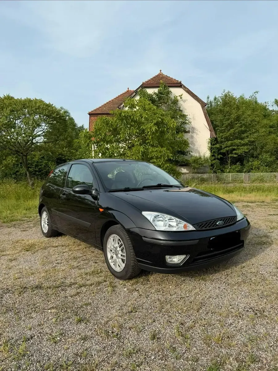 Gebraucht Ford Focus 77 PS (56 kW) 2003 Schwarz Kleinwagen