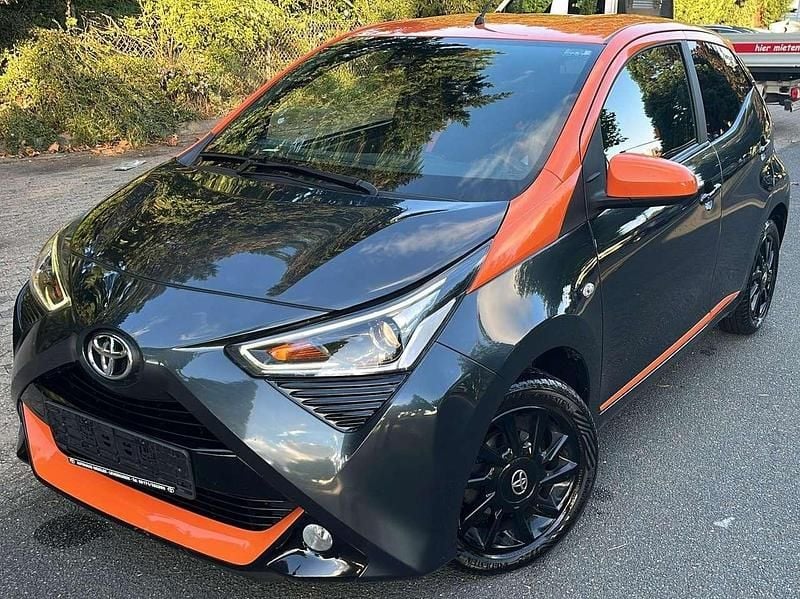 Gebraucht Toyota Aygo 72 PS (52 kW) 2020 Dark grey Kleinwagen