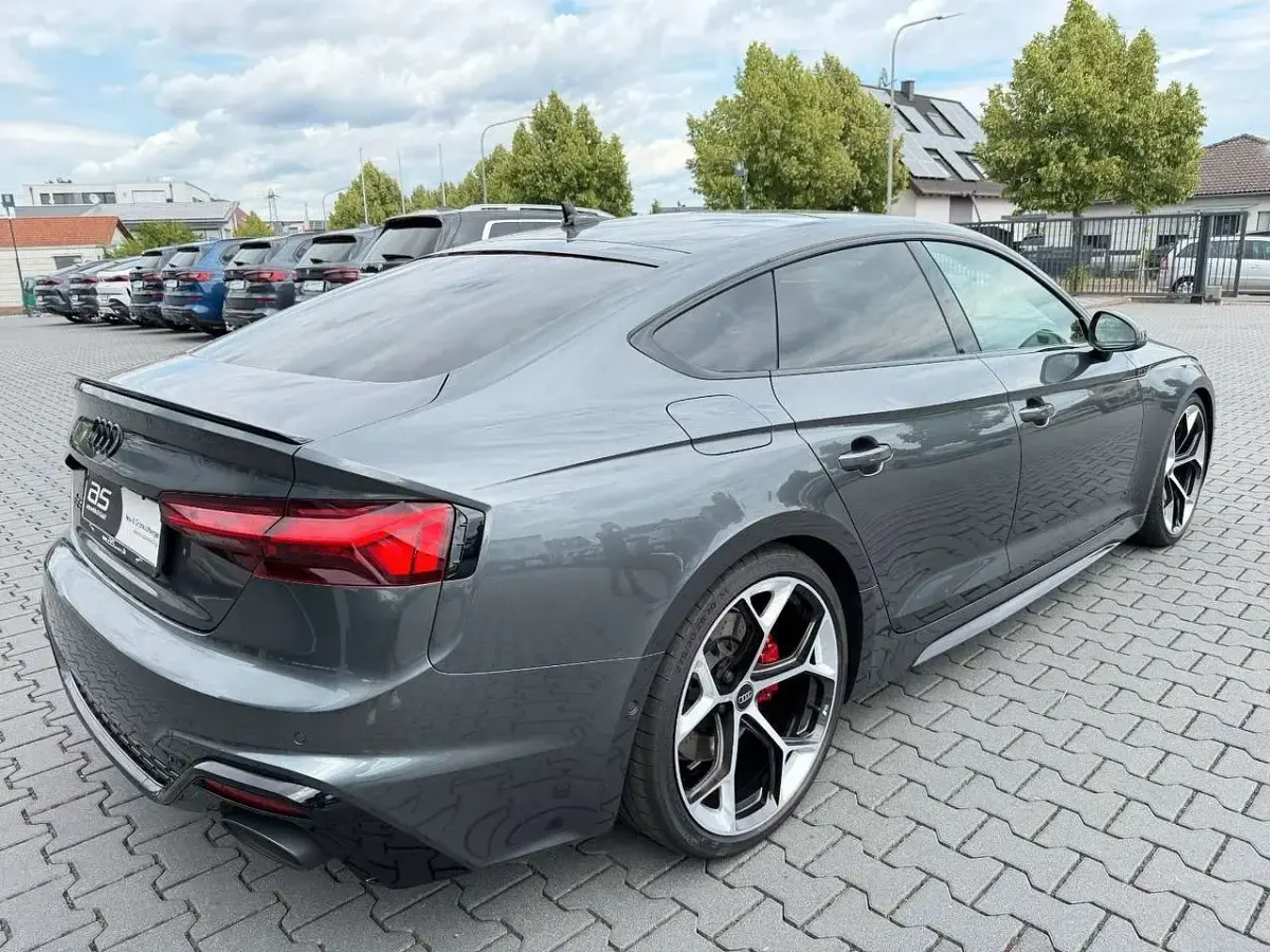 Gebraucht Audi RS5 Sportback Sport 450 PS (330 kW) 2024 Daytonagrau perleffekt Coupé