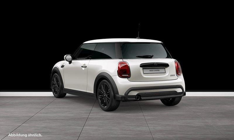Gebraucht Mini Cooper Classic 136 PS (100 kW) 2023 Weiß Kleinwagen