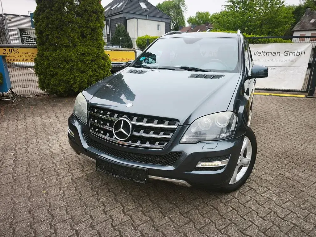 Gebraucht Mercedes ML300 Edition 204 PS (150 kW) 2010 Grau SUV