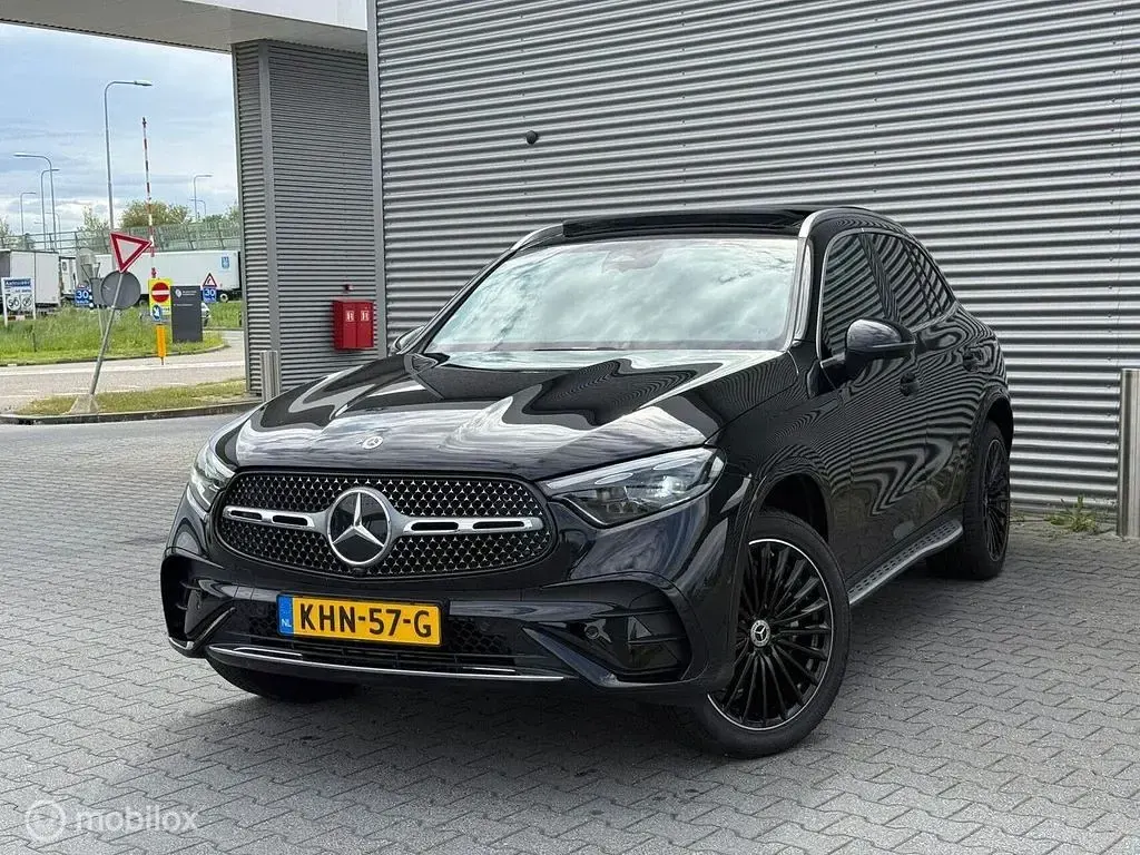 Gebraucht Mercedes GLC300e AMG line 313 PS (230 kW) 2023 Schwarz SUV