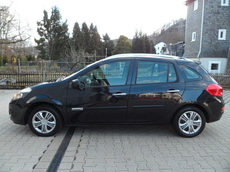 Schwarz Gebraucht 2012 Renault Clio IV Dynamique Limousine | 4.300 € (Guter Preis) - Bild 1/4