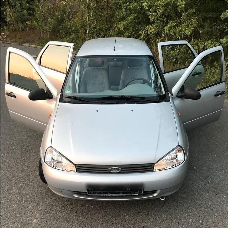 Silber Gebraucht 2009 Lada Kalina Kleinwagen | 1.490 € - Bild 1/4