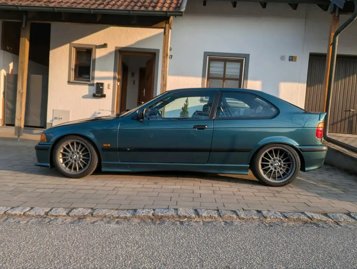 Gebraucht BMW 323 170 PS (125 kW) 1998 Grün Limousine