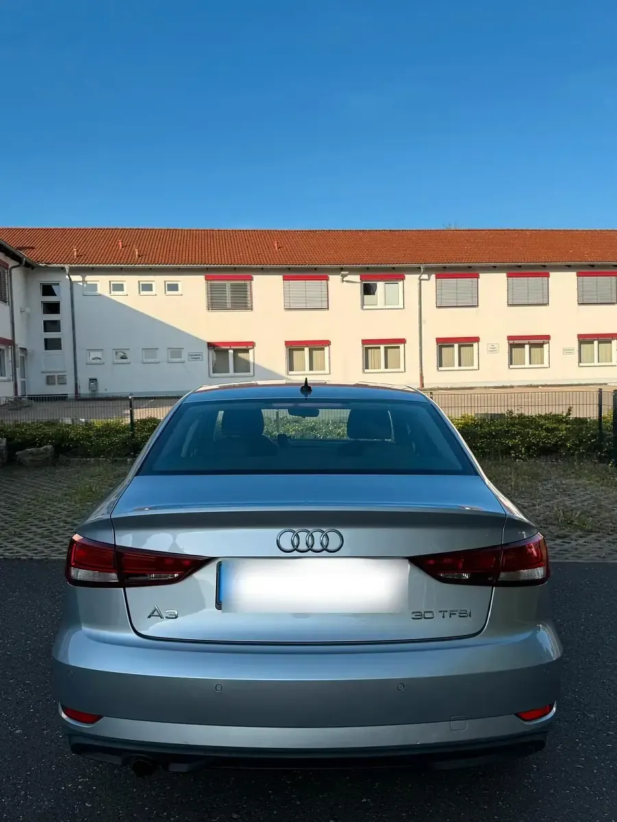 Gebraucht Audi A3 Comfort 116 PS (85 kW) 2019 Silber Limousine