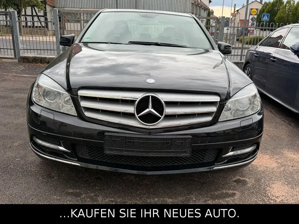 Gebraucht Mercedes C220 Avantgarde 170 PS (125 kW) 2011 Schwarz Limousine