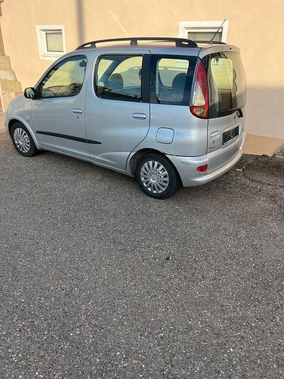 Gebraucht Toyota Yaris 87 PS (63 kW) 2004 Silber Limousine