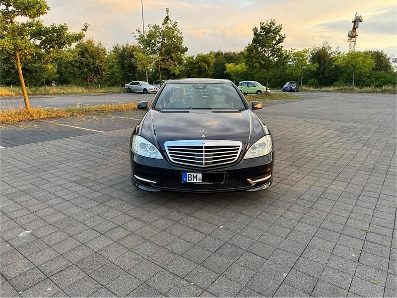 Schwarz Gebraucht 2010 Mercedes S350 Limousine | 7.150 € - Bild 1/4