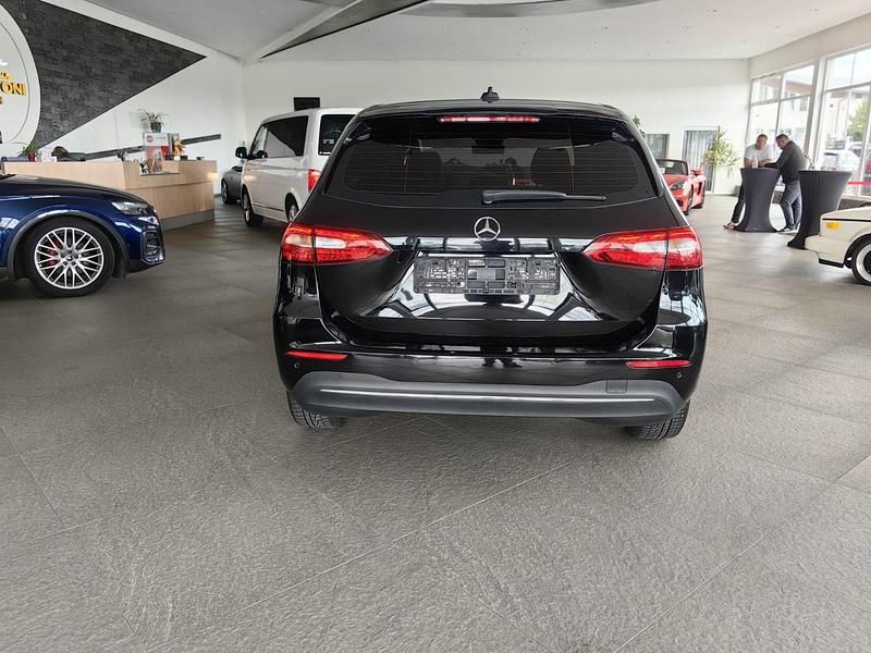 Gebraucht Mercedes B180 116 PS (85 kW) 2020 Schwarz Van / Kleinbus