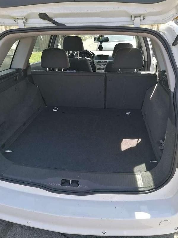 Usata Opel Astra 116 CV (85 kW) 2009 Bianco Station wagon