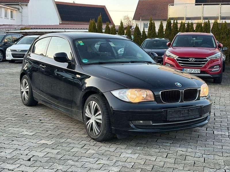 Gebraucht BMW 116 Advantage 116 PS (85 kW) 2010 Schwarz Kleinwagen