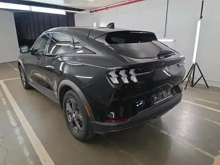 Gebraucht Ford Mustang Mach-E Basis 197 kW (269 PS) 2022 Schwarz SUV