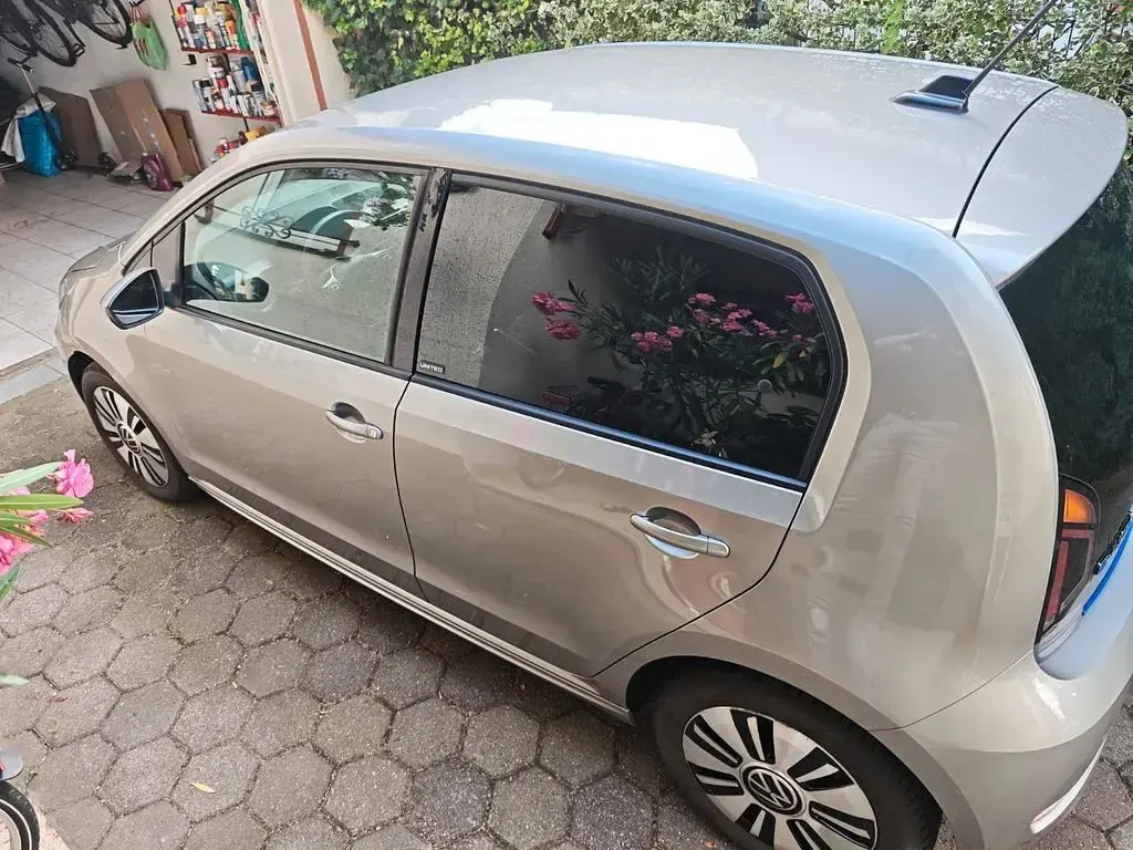 Gebraucht VW e-up! United 61 kW (83 PS) 2021 Silber Kleinwagen