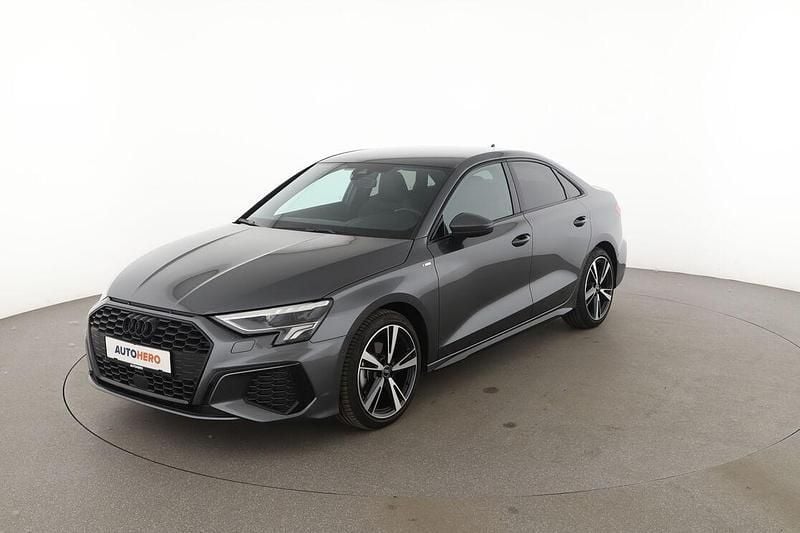 Grau Gebraucht 2023 Audi A3 S-Line Limousine | 32.320 € (Etwas zu teuer) - Bild 1/3