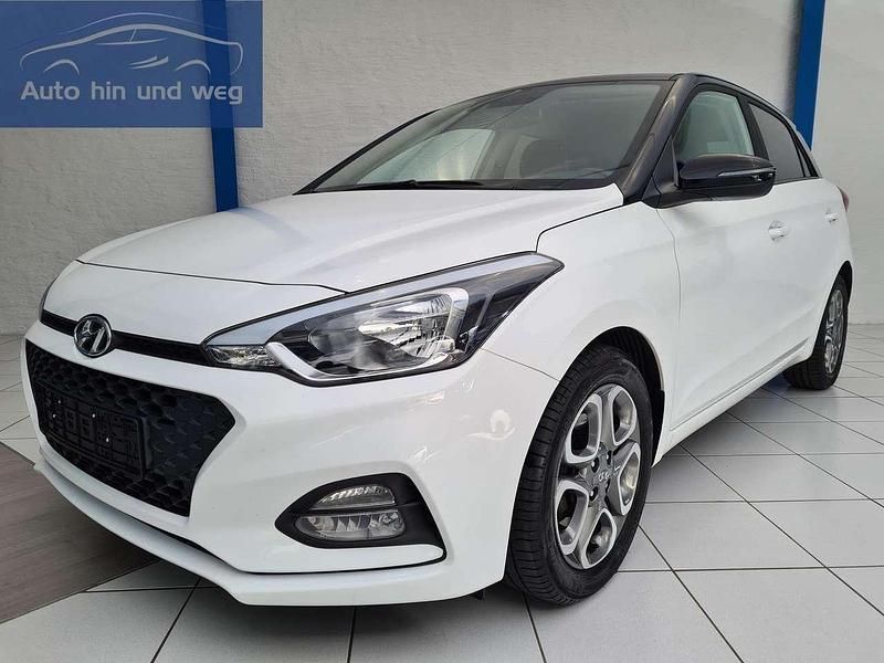 Polar white / black / sol Gebraucht 2020 Hyundai i20 YES! Limousine | 14.400 € (Fairer Preis) - Bild 1/4