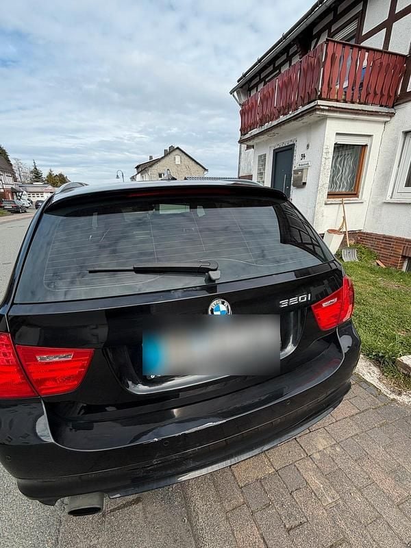 Gebraucht BMW 320 190 PS (139 kW) 2011 Kombi