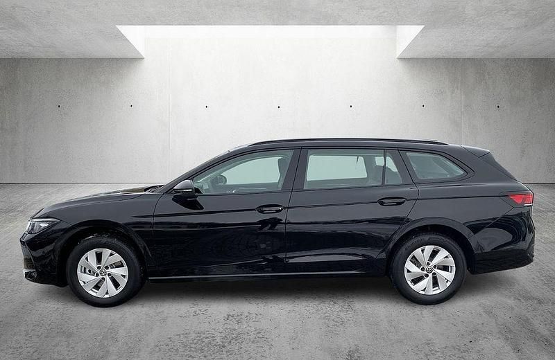 Neu VW Passat Basis 150 PS (110 kW) 2025 Schwarz Kombi