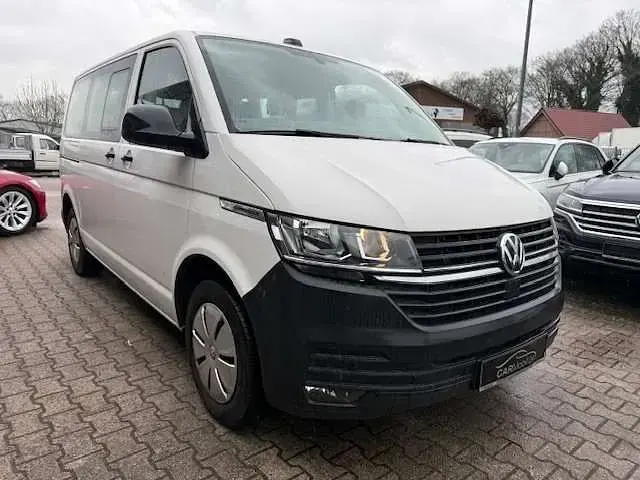 Gebraucht VW Caravelle Trendline 150 PS (110 kW) 2022 Candyweiß Van