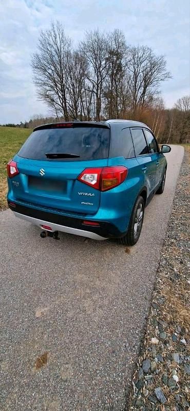 Gebraucht Suzuki Vitara 120 PS (88 kW) 2016 Blau SUV