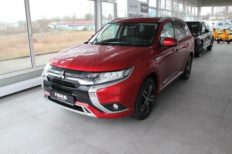 Rot Gebraucht 2021 Mitsubishi Outlander P-HEV Basis SUV | 19.990 € (Fairer Preis) - Bild 1/4