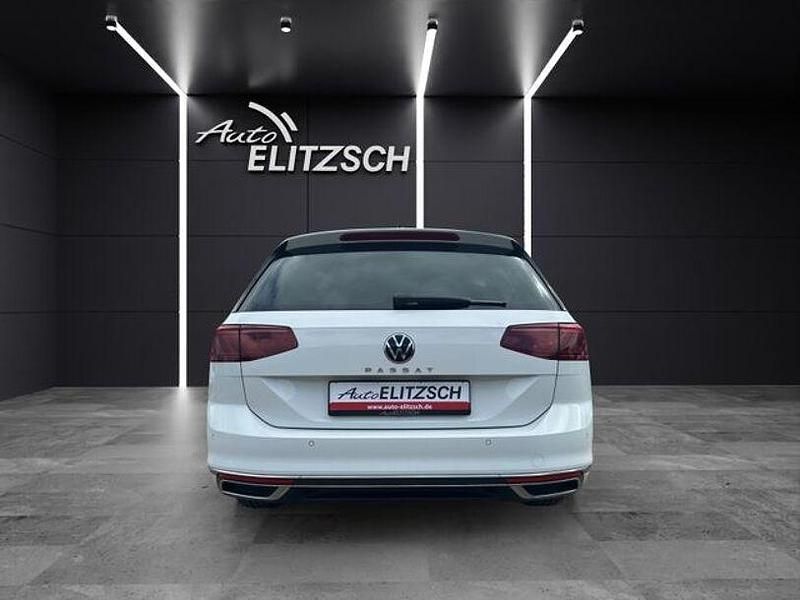 Gebraucht VW Passat Elegance 200 PS (147 kW) 2022 Pure white Kombi