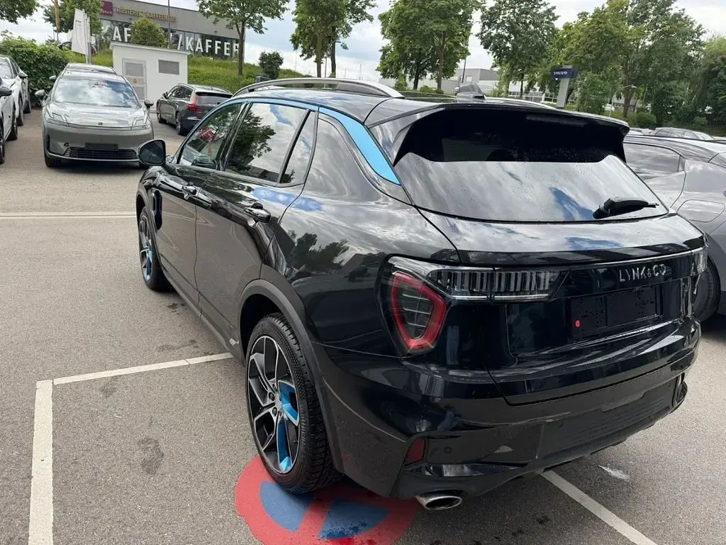 Second-hand Lynk & Co 01 261 CP (191 kW) 2023 Negru SUV