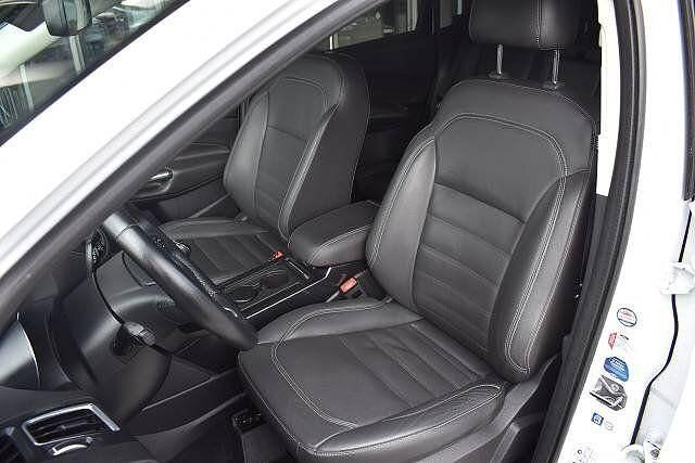 Gebraucht Ford Kuga Titanium 179 PS (131 kW) 2017 Frost weiß SUV