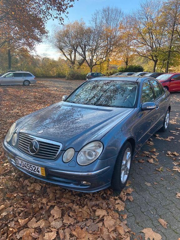 Gebraucht Mercedes E280 Avantgarde 190 PS (139 kW) 2005 Blau Limousine