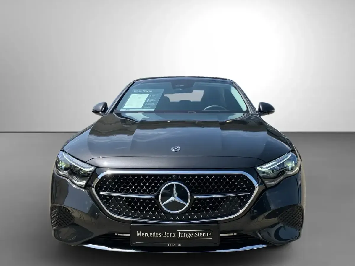 Gebraucht Mercedes E300 Avantgarde 197 PS (144 kW) 2025 Grau Limousine