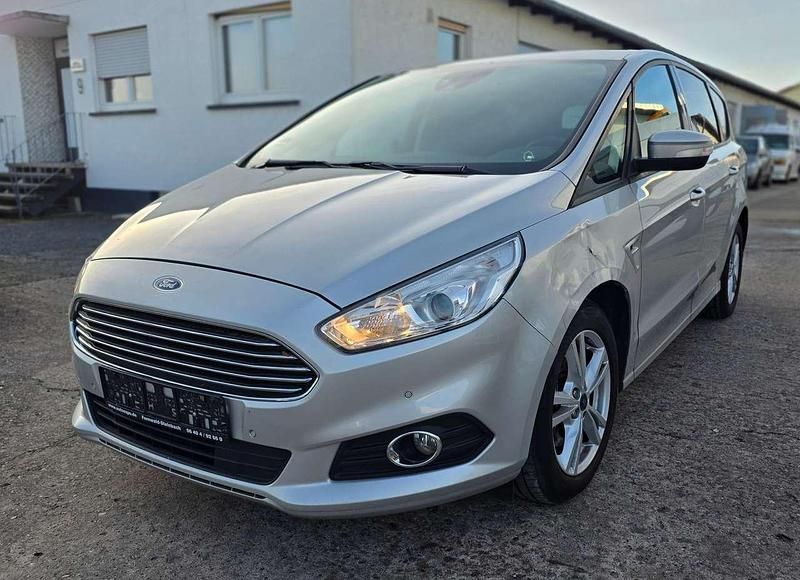 Silber Gebraucht 2019 Ford S-MAX S Van / Kleinbus | 9.999 € (Guter Preis) - Bild 1/4