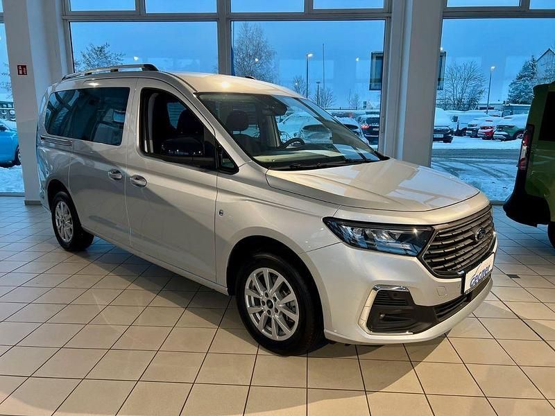 Gebraucht Ford Tourneo Titanium 122 PS (89 kW) 2024 Silber Van / Kleinbus