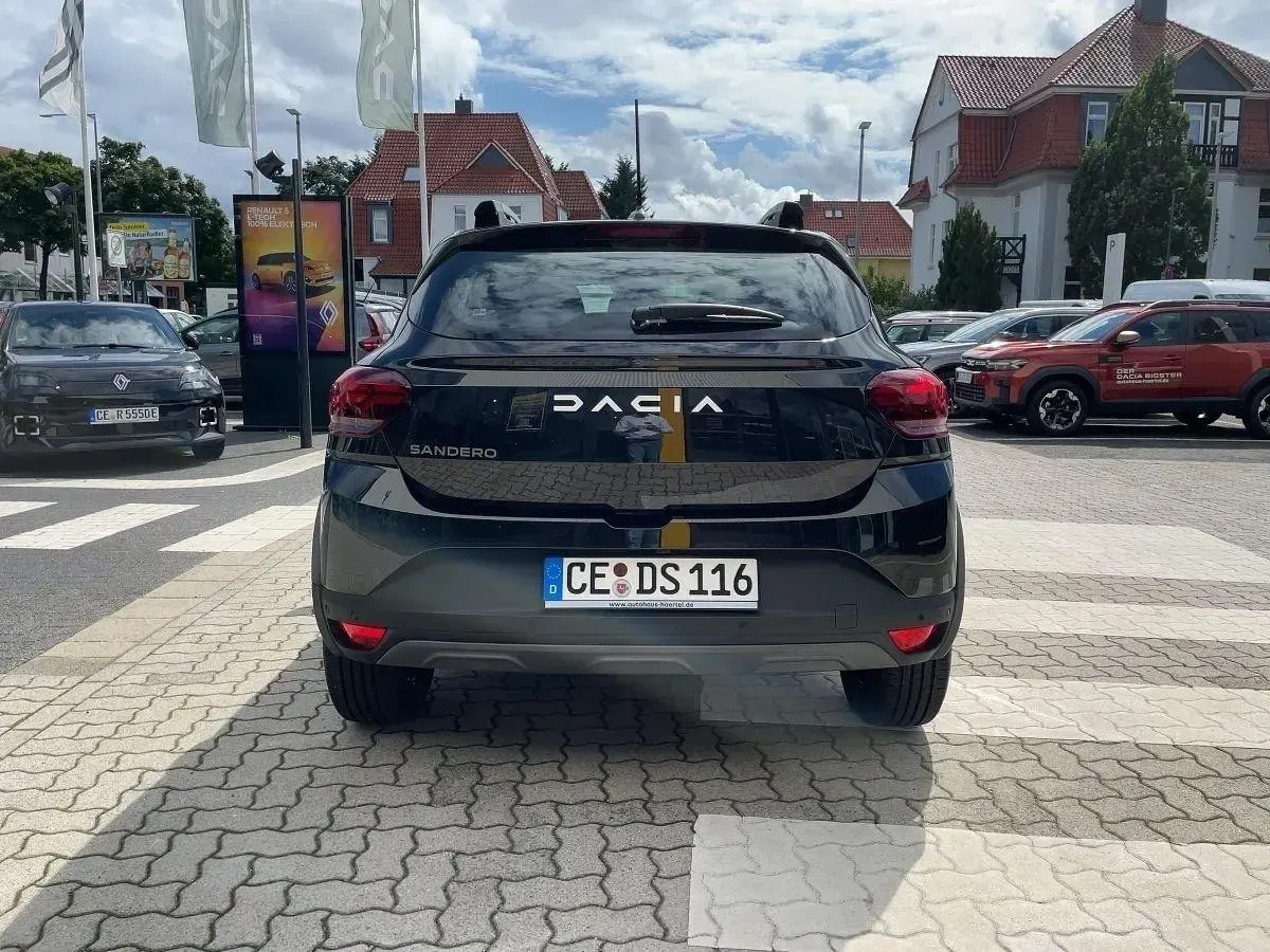 Gebraucht Dacia Sandero Expression 91 PS (66 kW) 2025 Perlmuttschwarz metallic (schwarz) (schwarz) Kleinwagen