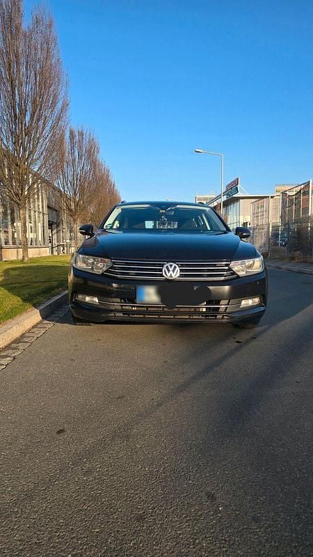 Gebraucht VW Passat Comfortline 150 PS (110 kW) 2017 Schwarz Kombi