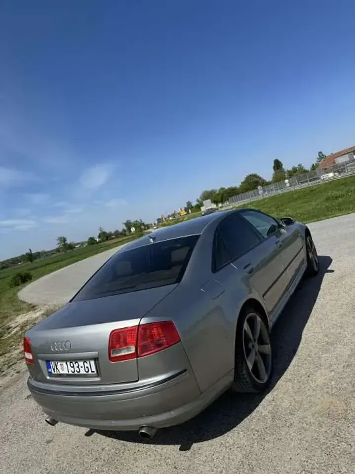 Second-hand Audi A8 334 CP (245 kW) 2006 Berlinǎ