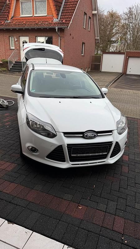 Gebraucht Ford Focus Titanium 116 PS (85 kW) 2013 Weiß Kombi