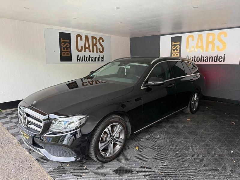 Schwarz Gebraucht 2019 Mercedes E220 Kombi | 26.700 € (Superpreis) - Bild 1/4