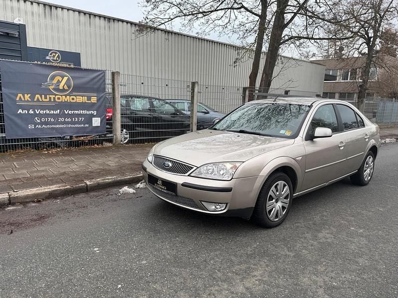 Gebraucht Ford Mondeo 145 PS (106 kW) 2005 Gold Limousine