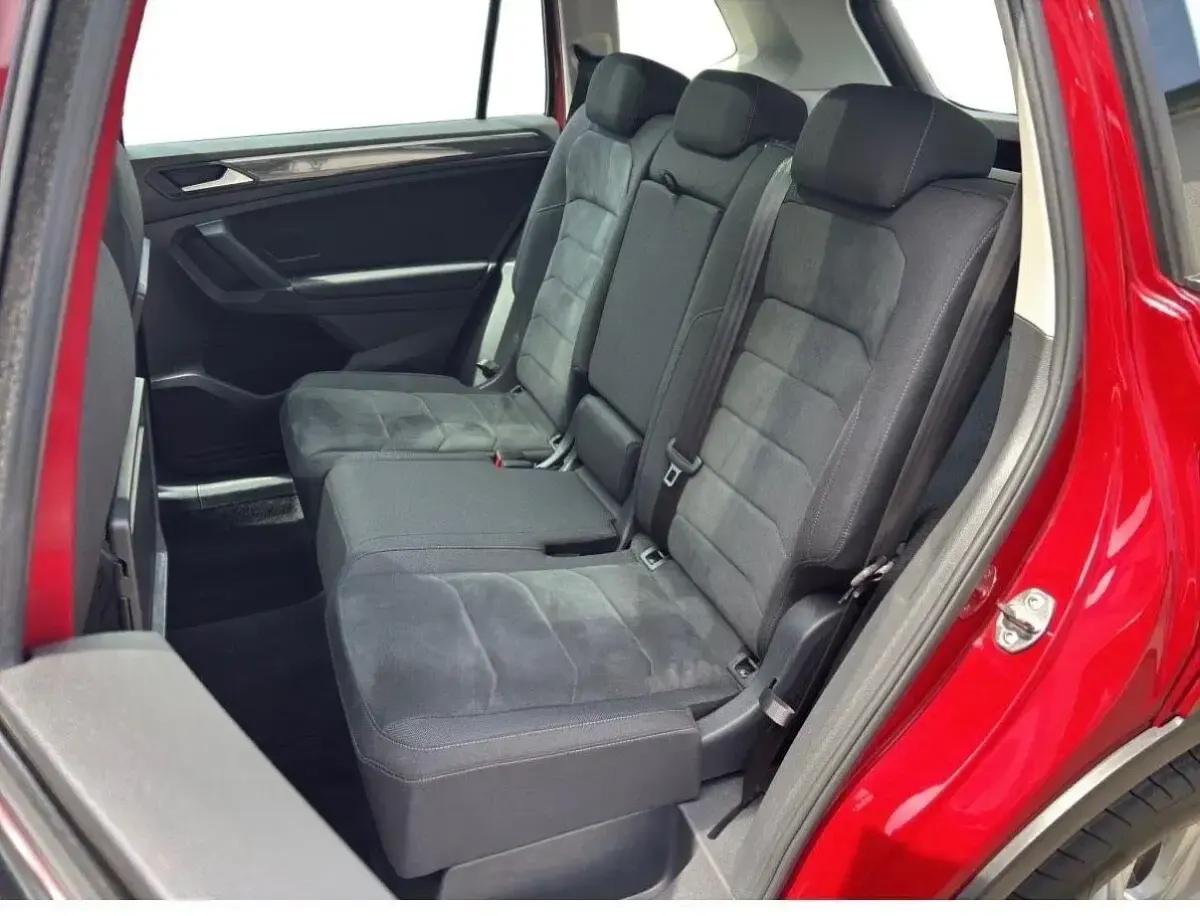 Gebraucht VW Tiguan Allspace Highline 150 PS (110 kW) 2019 Rot SUV