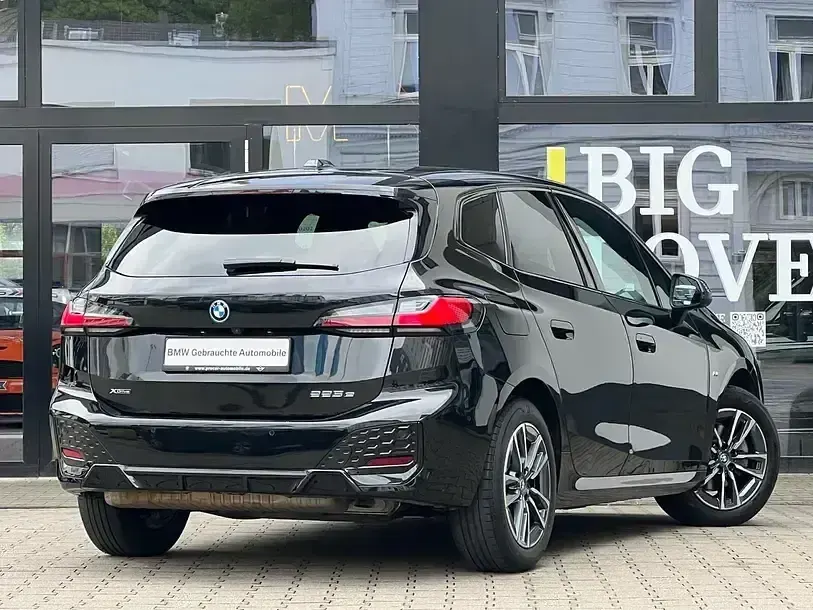 Gebraucht BMW 225 M Sport 136 PS (100 kW) 2023 Saphirschwarz Van / Kleinbus