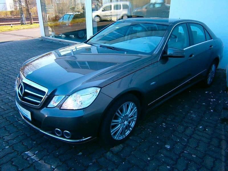 Gebraucht Mercedes E350 276 PS (202 kW) 2010 Andere farben Limousine