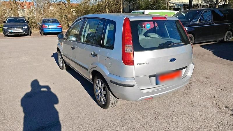 Gebraucht Ford Fusion 80 PS (58 kW) 2003 Silber Kleinwagen
