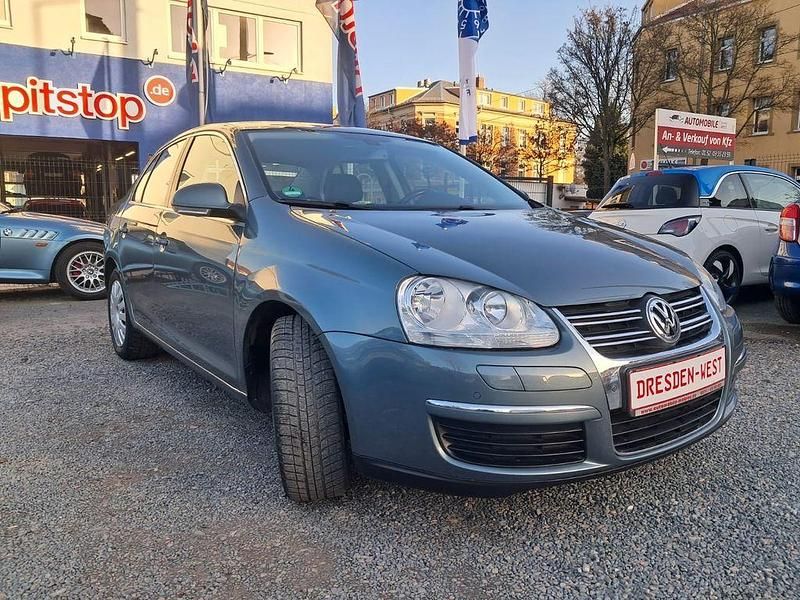 Gebraucht VW Jetta Comfortline 122 PS (89 kW) 2009 Grün Limousine